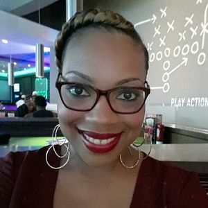 Meet your Posher, Monique